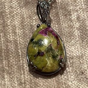 Tasmanian Stitchtite Pendant 7.65 karats 925 Sterling Silver Necklace 20”